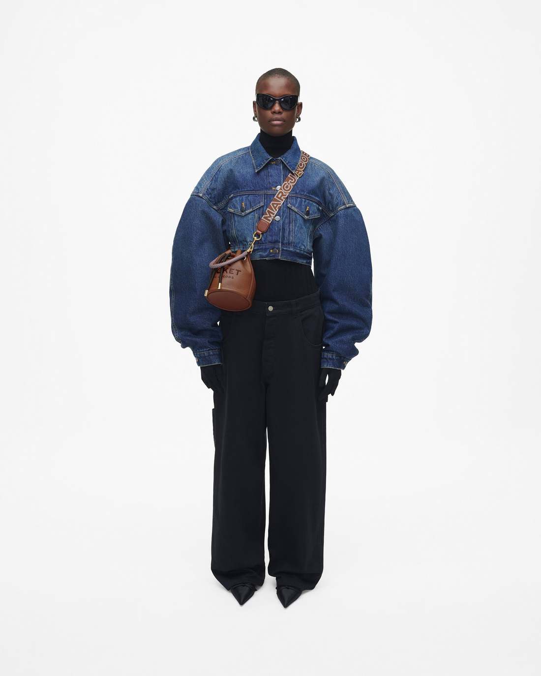 The Thin Outline Logo Webbing Strap Argan Oil Multi Marc Jacobs