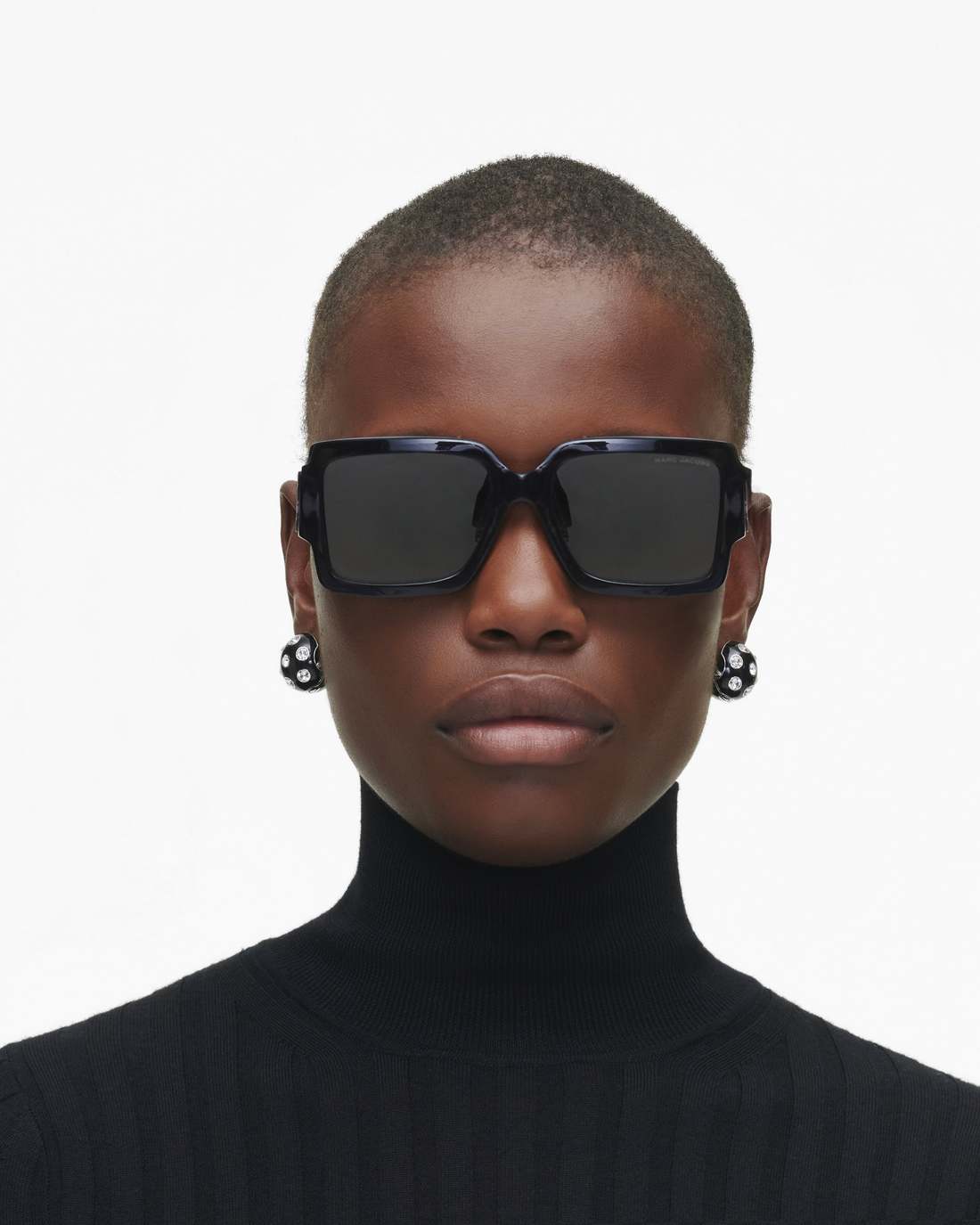 The Bold Logo Square Sunglasses Black/White Marc Jacobs