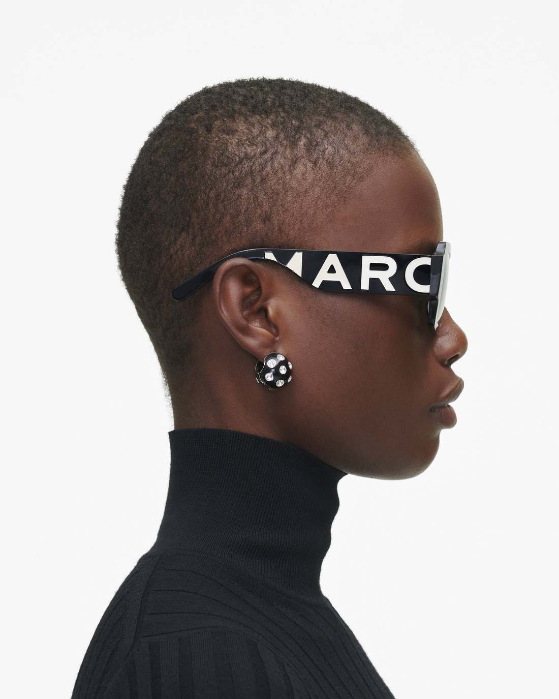 The Bold Logo Square Sunglasses Black/White Marc Jacobs