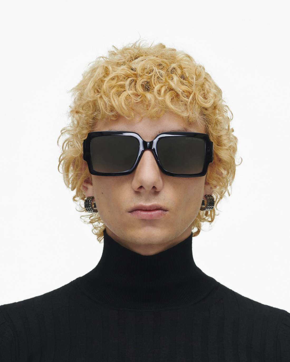 The Bold Logo Square Sunglasses Black/White Marc Jacobs